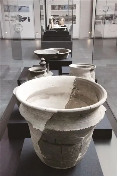 洛阳：3800多年前的陶器 藏着夏代先民的“烟火气”
