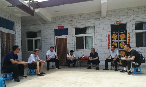 省大数据局局长王继军一行赴南鹿坡村调研指导工作