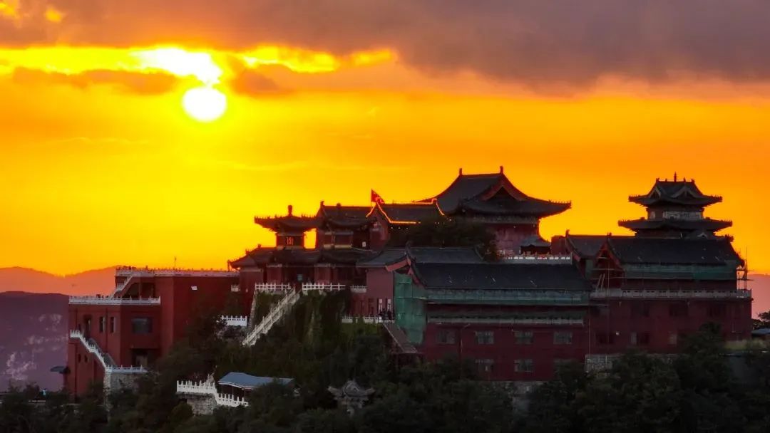 晚霞温柔人间浪漫 去云台山追一场日落