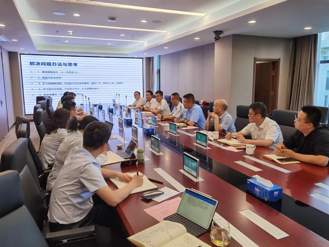 交通银行河南省分行副行长单继东到中原再担保集团座谈交流