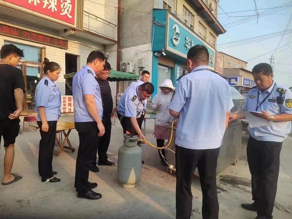 兰考县城市管理局开展燃气安全排查<br> 构建安全管理长效机制