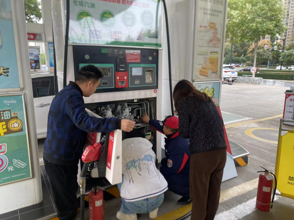 洛阳市洛龙区应急管理局：开展冬季加油站安全检查 严守安全底线