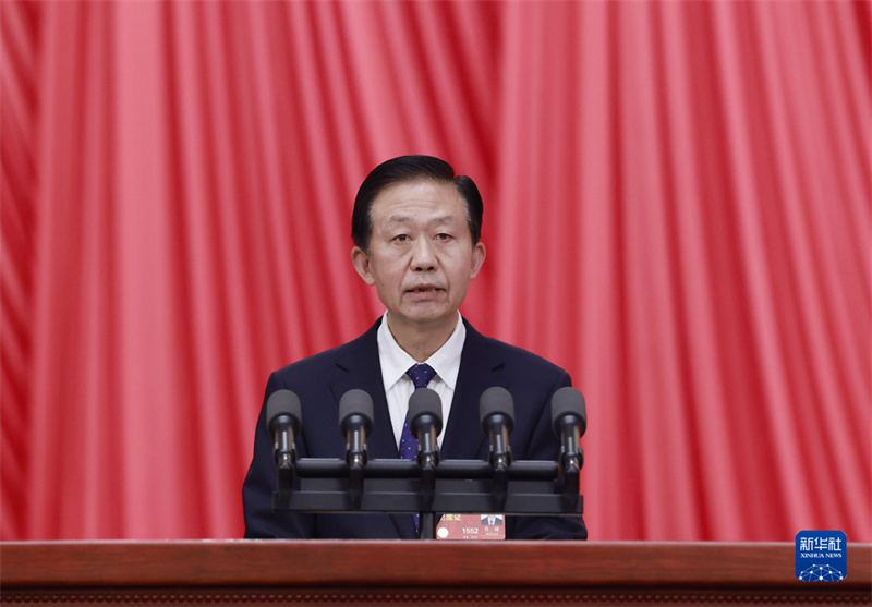 十四届全国人大一次会议举行第二次全体会议 习近平等党和国家领导人出席会议