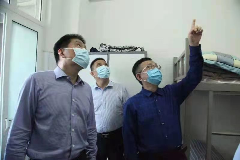 省教育厅二级巡视员董玉民赴平顶山督导学校疫情防控、灾后重建及开学准备工作