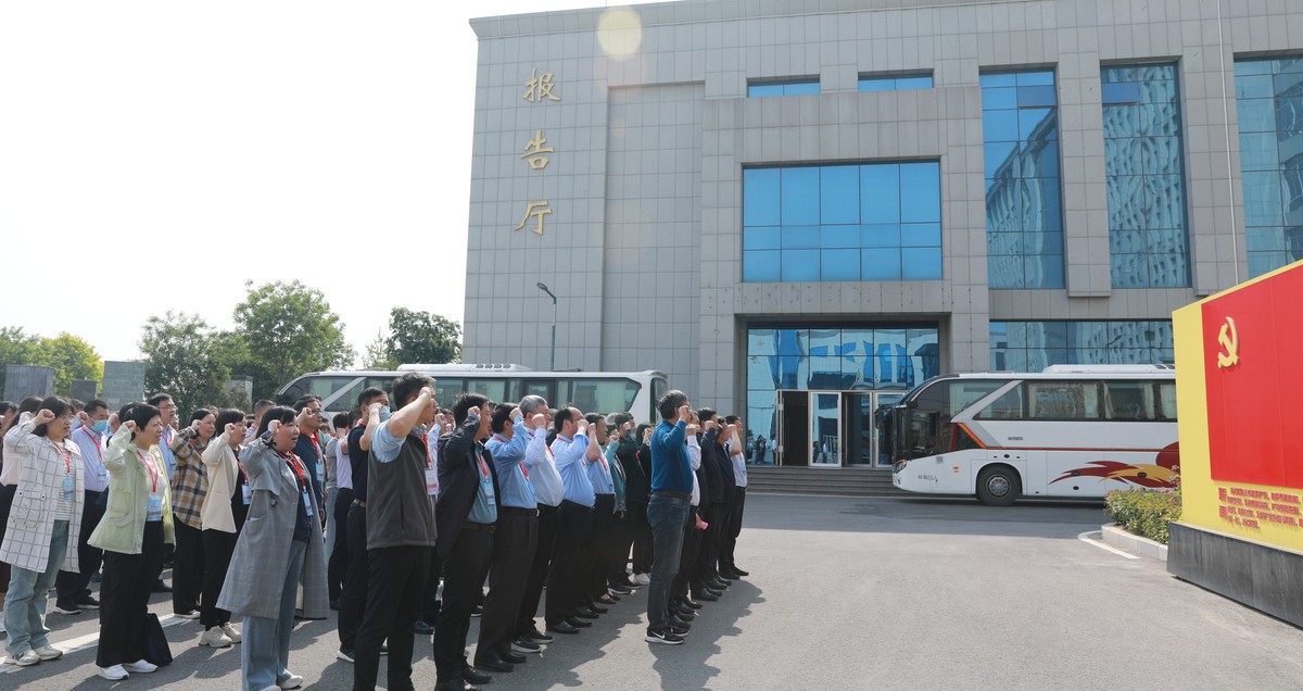 学习太行公仆精神   凝聚“三农”奋进力量 ——省农业农村厅深入开展主题党日活动