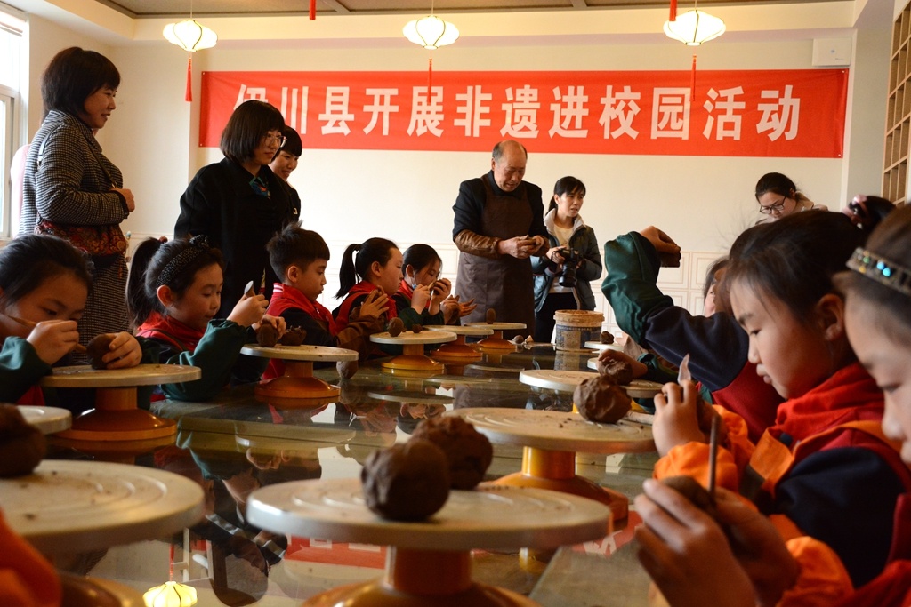 伊川：非遗进校园 文化润童心
