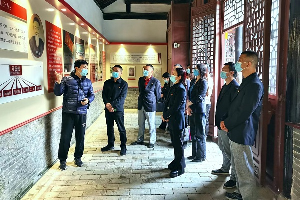 追寻革命志士足迹  传承先辈使命担当 <br>——开封市住房保障服务中心参观刘青霞故居纪念馆