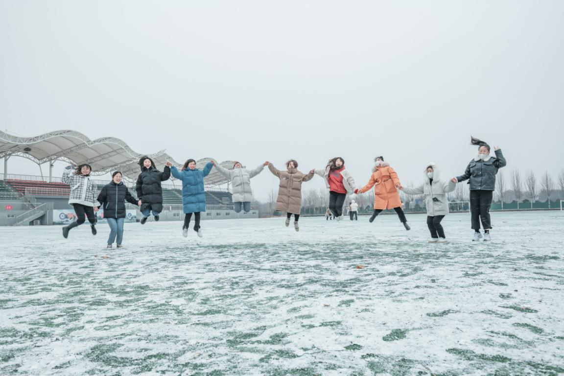 雪中校园