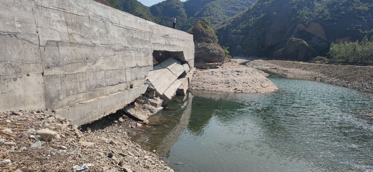 典型案例 | 老灌河三门峡市卢氏段无序采砂破坏河道生态