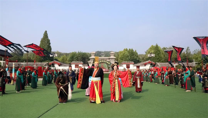 芒砀山与全国游客欢度国庆