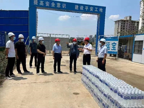 宝丰：防暑降温巧出招 建筑工地有“凉”策