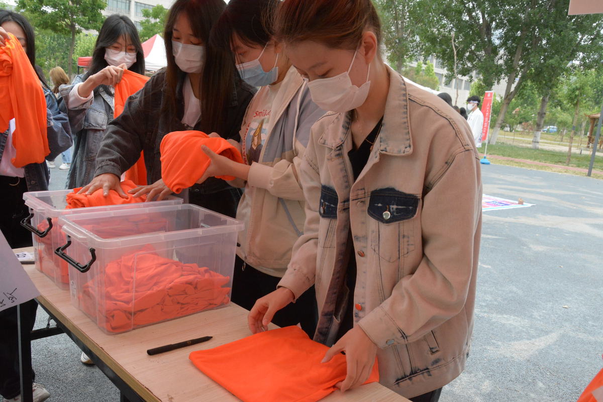 河南开封科技传媒学院：举办劳动月体验营活动