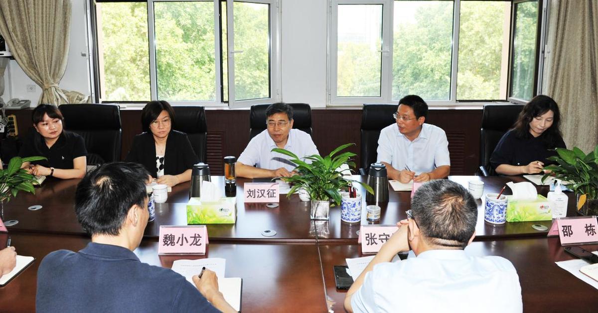 省委党史和地方史志研究室同杜岭街道组织召开“双报到”工作座谈会