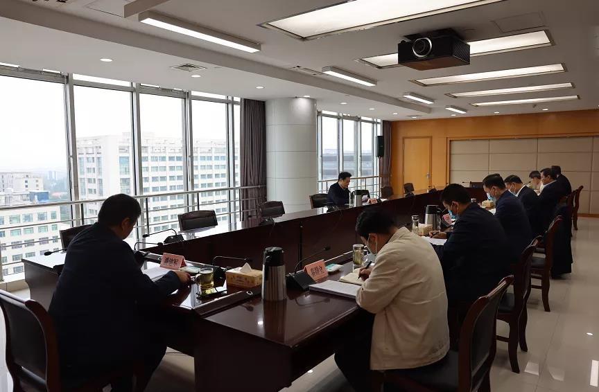 省自然资源厅召开党组会、厅务会 聚焦完成全年责任目标 部署推进当前重点工作