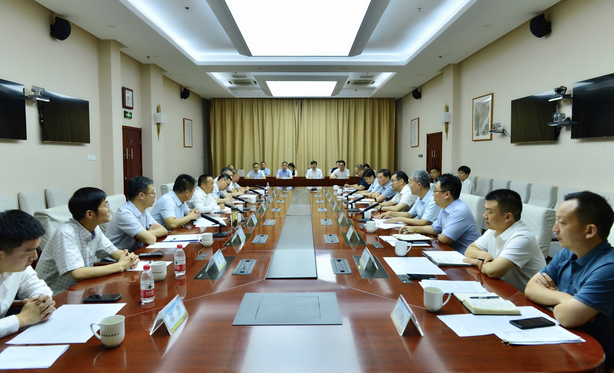 孙巍峰会见新疆生产建设兵团邵春杰一行