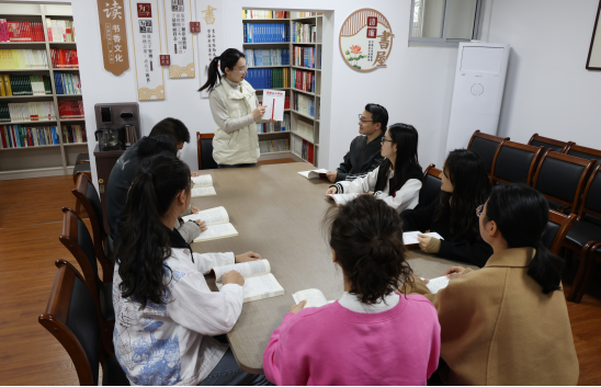 廉洁书香润审计 清风正气沁人心 ——济源示范区审计局开展“书香审计，清风同行”系列读书活动