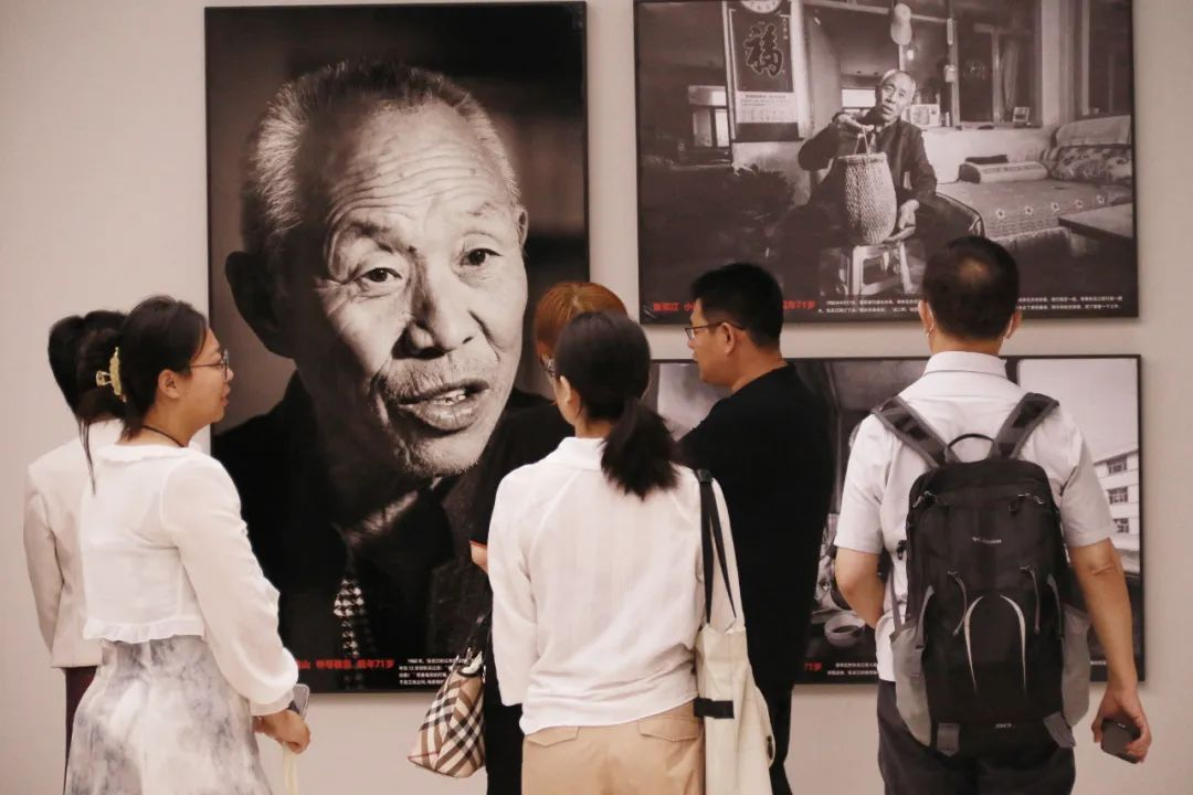 “太行丰碑——红旗渠精神影像展”在中国国家画院启幕