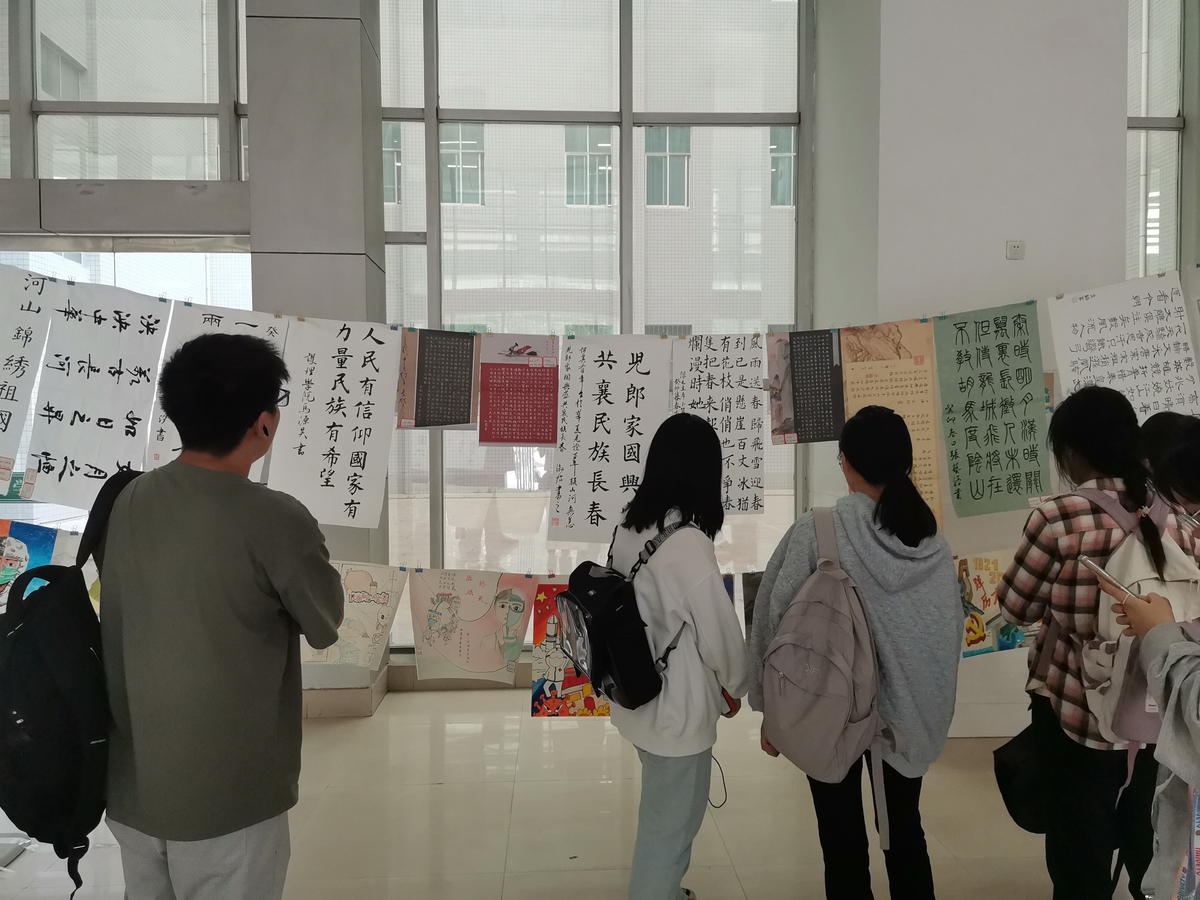 励志青春梦 感恩新医情——新乡医学院开展资助育人系列主题教育活动