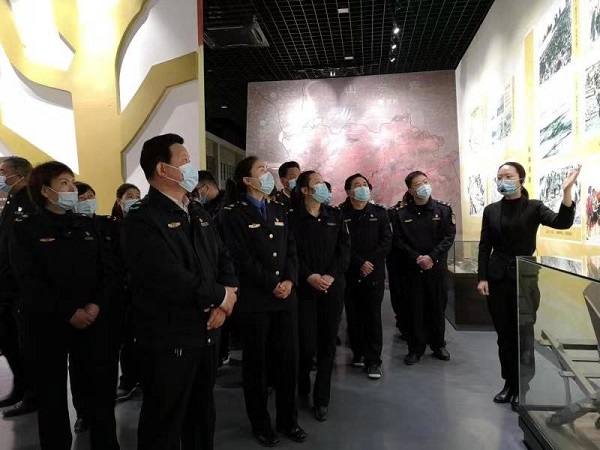 兰考：缅怀革命先烈 争做新时代城管人