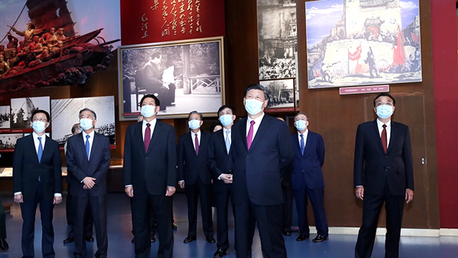 习近平：铭记奋斗历程担当历史使命 从党的奋斗历史中汲取前进力量
