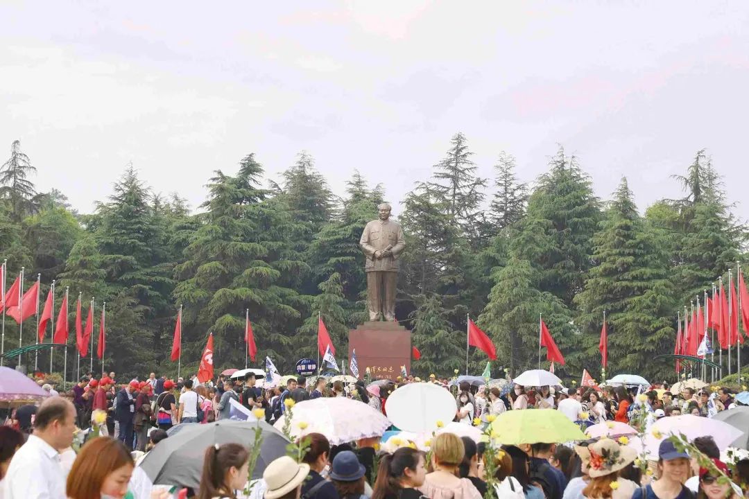 2022，红色旅游别样红