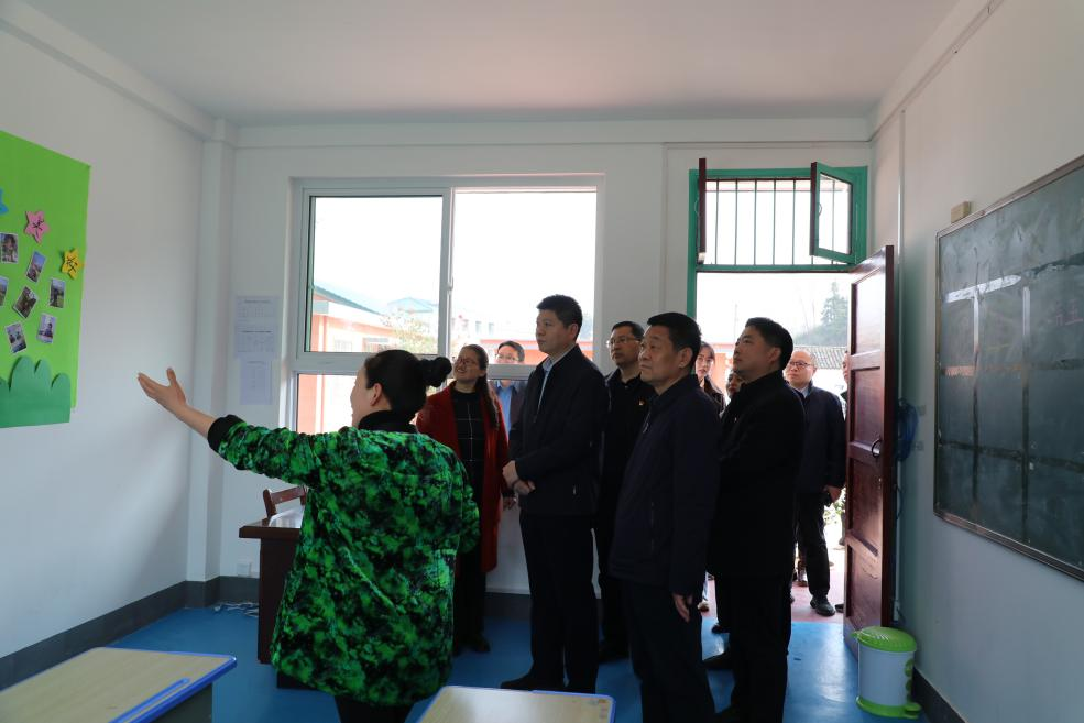 省教育厅基教处党支部赴新县红色教育基地开展主题党日活动