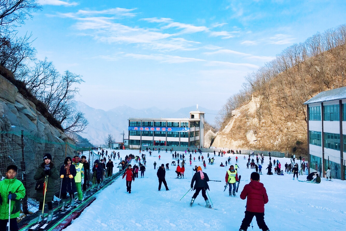 鲁山天龙池景区带动村民增收 将迎来滑雪旺季 鲁山天龙池景区带动村民增收 将迎来滑雪旺季