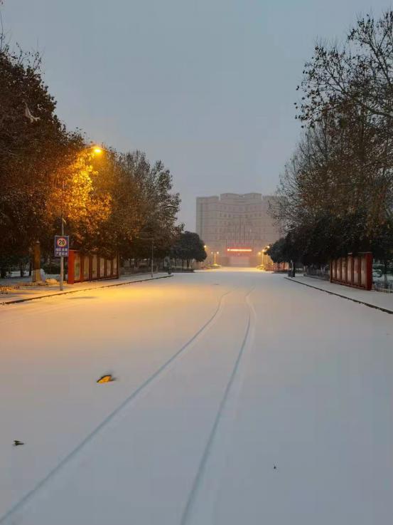 河北民族师范学院雪景图片