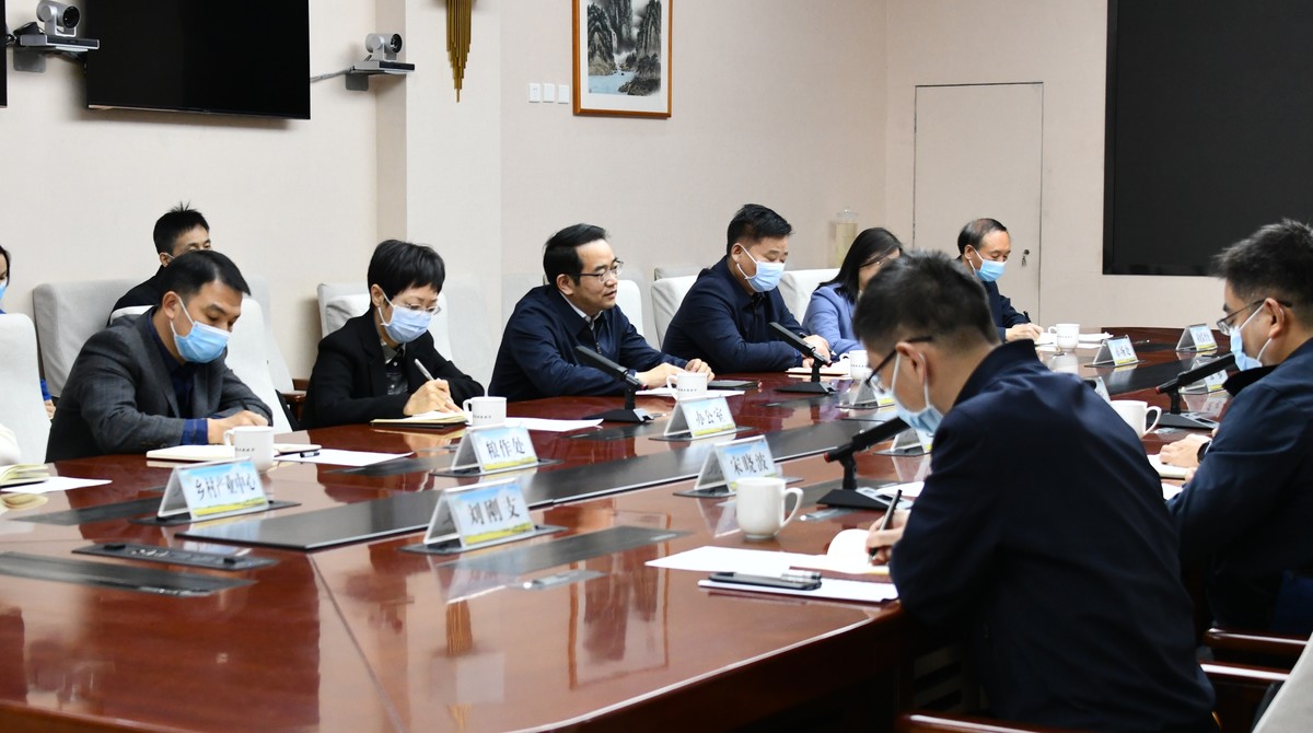 孙巍峰与省委网信办主任郭岩松举行工作会谈