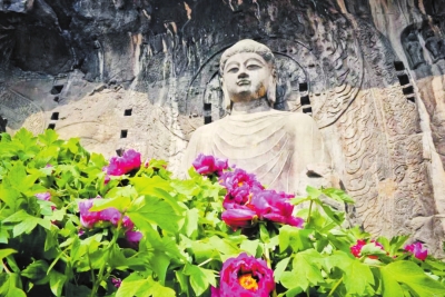  Longmen Grottoes
