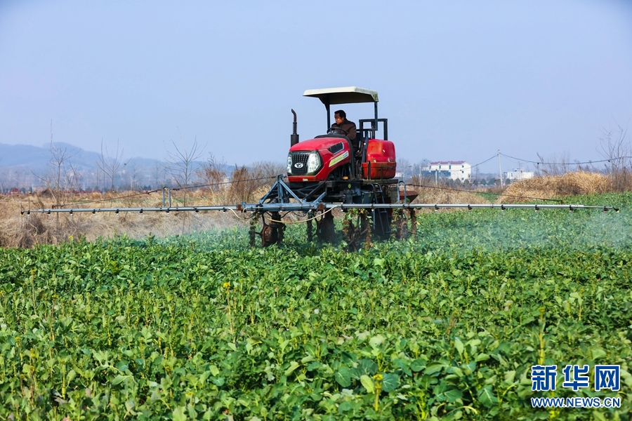 【圖片新聞】河南光山：智能化農(nóng)機(jī)設(shè)備助力田間管理