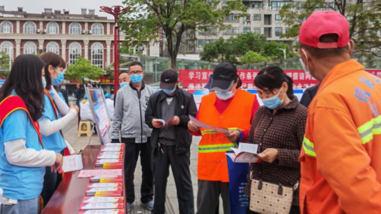 【学习宣传贯彻条例】信阳：市县两级开展《信访工作条例》集中宣传日活动