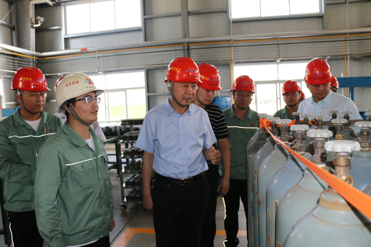 杨自明到新乡市检查特种设备安全工作