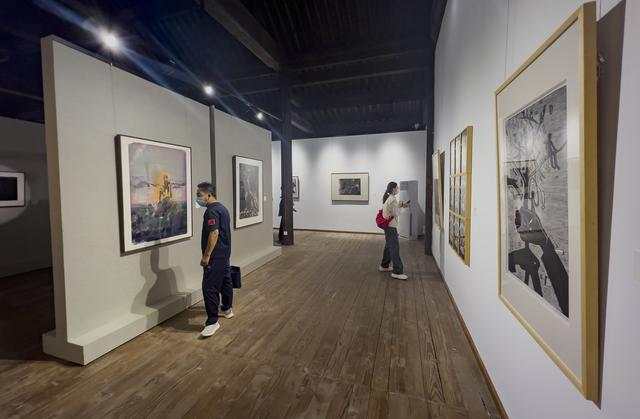 【行走河南·读懂中国】开封：朱仙镇国际版画基地举办开幕画展