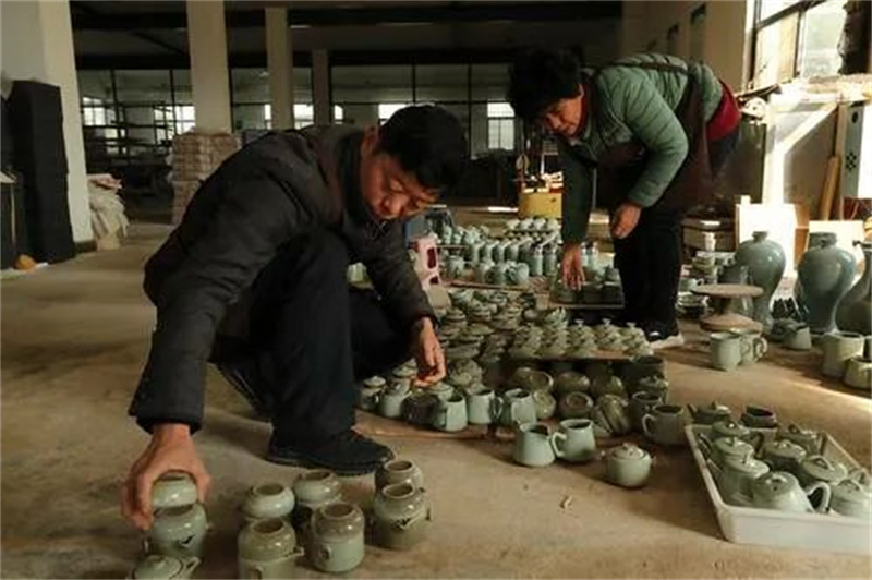 开封官瓷：光彩照人 精巧夺目