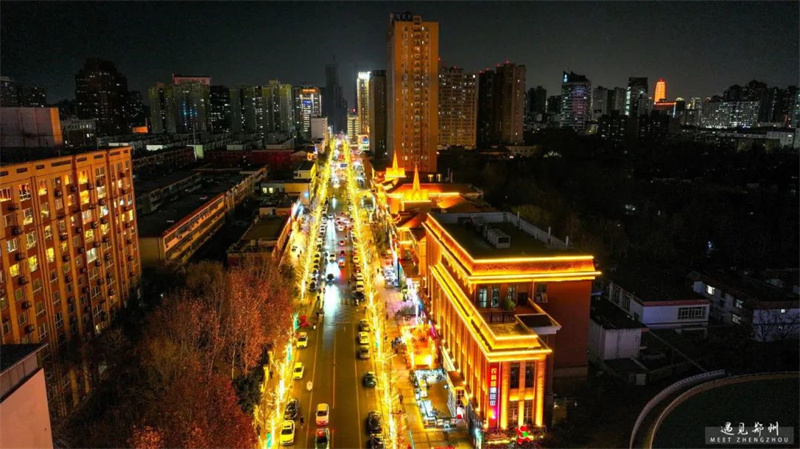 挂彩灯，亮夜景！郑州街头年味浓