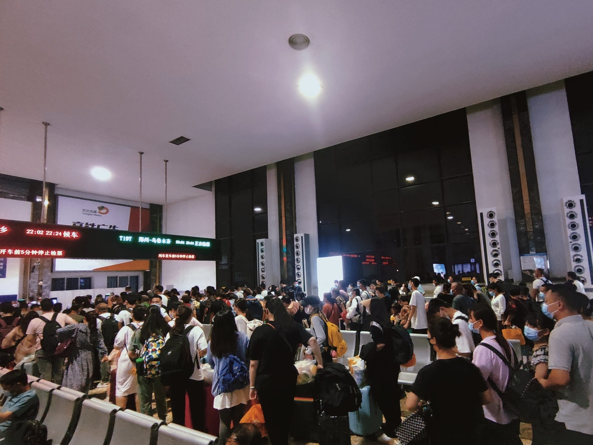 大型情景交响合唱《兵团颂》赴新疆演出