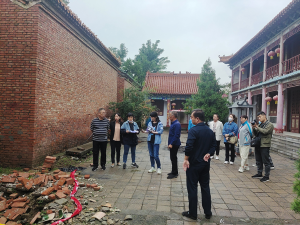 卫滨区文化广电和旅游局配合省古建院进行文物建筑灾后评估测量