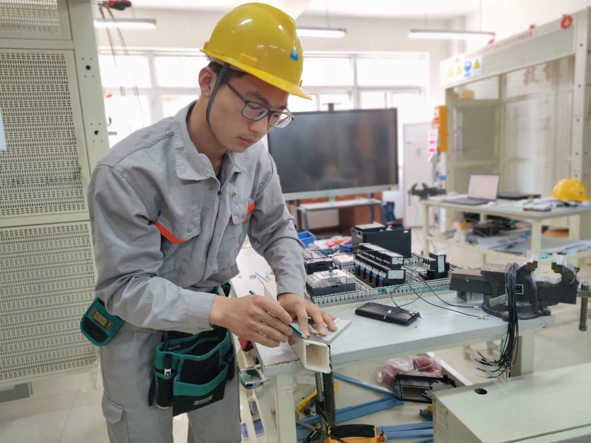 南阳工业学校杜福康