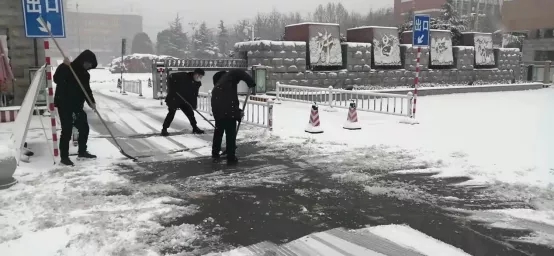 雪中人