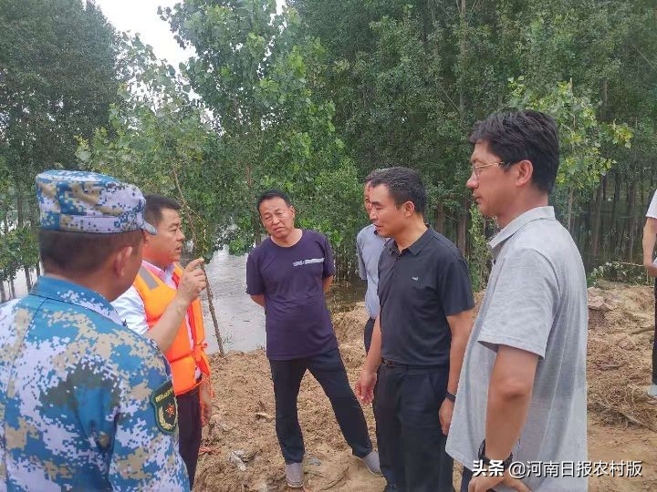 赵耕调研农业受灾情况