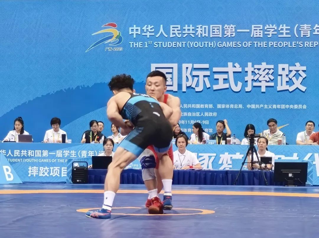 学青会 | 连闯三关进决赛 河南00后跤手摘银