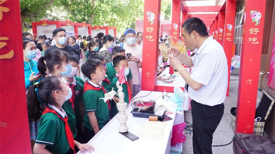 河南省少儿图书馆举办“童心向党 书香传承——‘六一’主题活动”