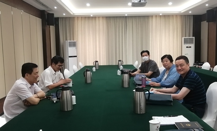 2020年度省政府参事工作会议在郑召开