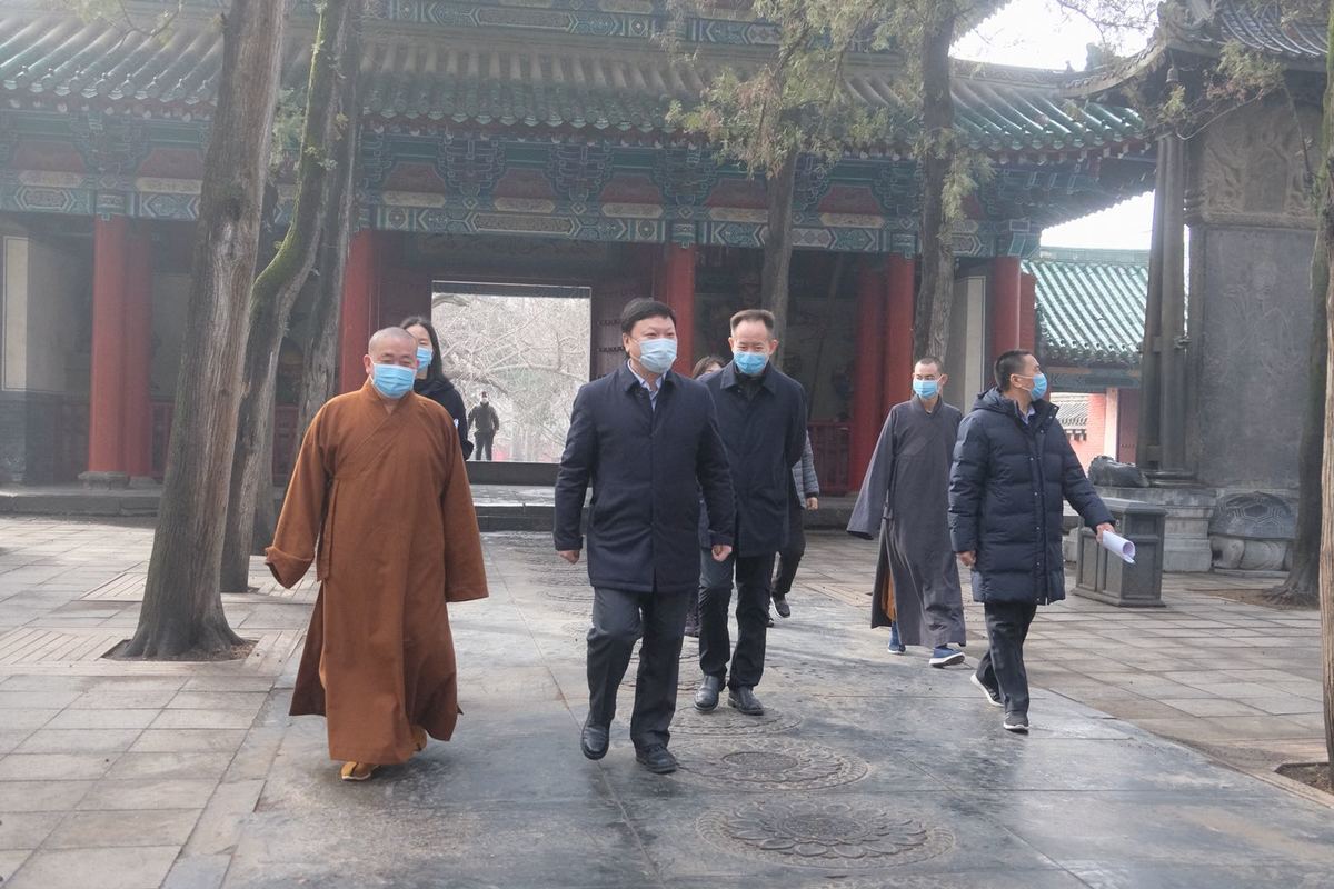 省民族宗教委调研宗教活动场所疫情防控工作