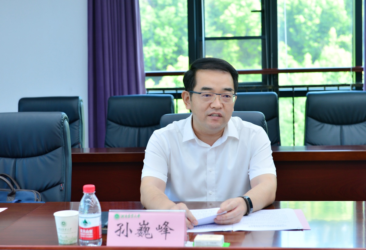 省農(nóng)業(yè)農(nóng)村廳與河南農(nóng)業(yè)大學簽署關(guān)于創(chuàng)建中國特色世界一流</p><p>農(nóng)業(yè)大學助力農(nóng)業(yè)強省建設戰(zhàn)略合作協(xié)議
