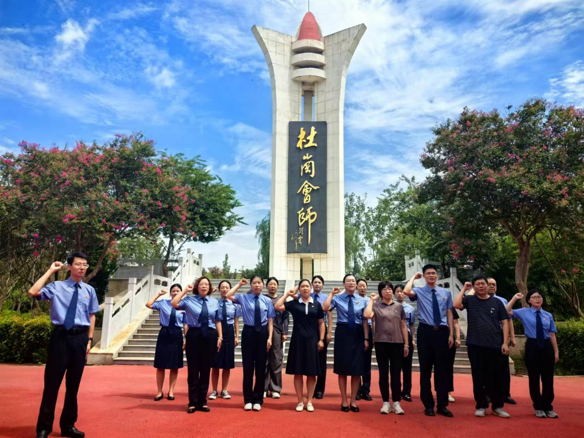 周口市审计局赴杜岗会师纪念馆开展党纪学习教育工作