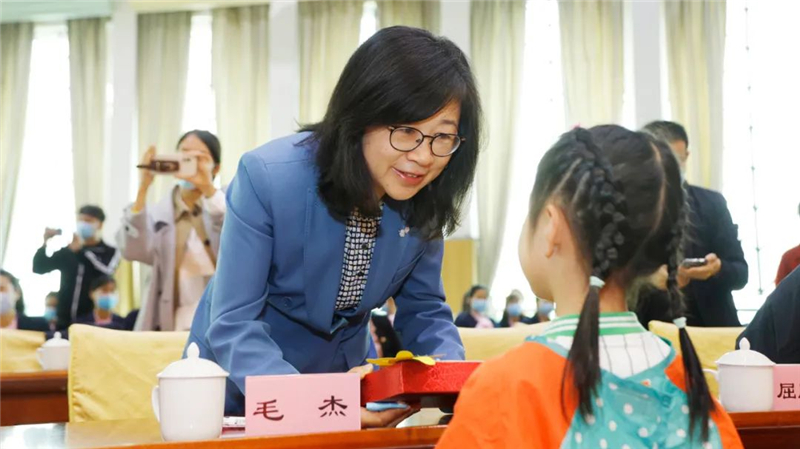 黄河泥塑幼儿课程成果汇展暨《小手捏出大世界》新书首发仪式在省直一幼举行