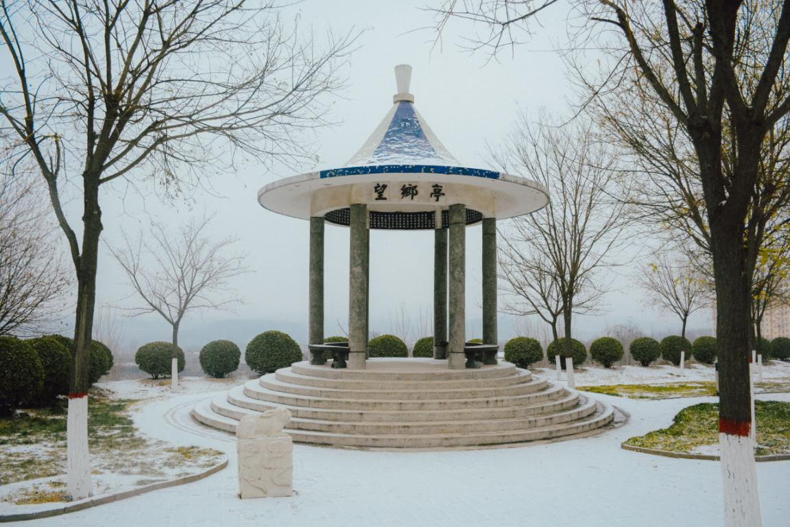 雪中校园