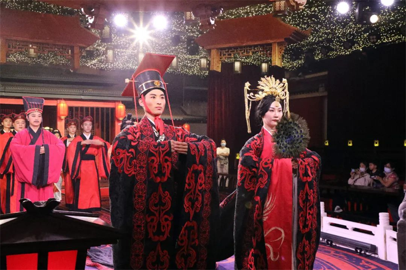 芒砀山与全国游客欢度国庆